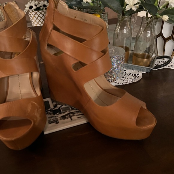 DV Dolce Vita Tan Leather Platform Gladiator Wedge Heel Shoes Sz 9 - Picture 2 of 6